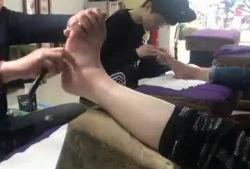 修脚视频,跟随视频学习专业修脚技巧
